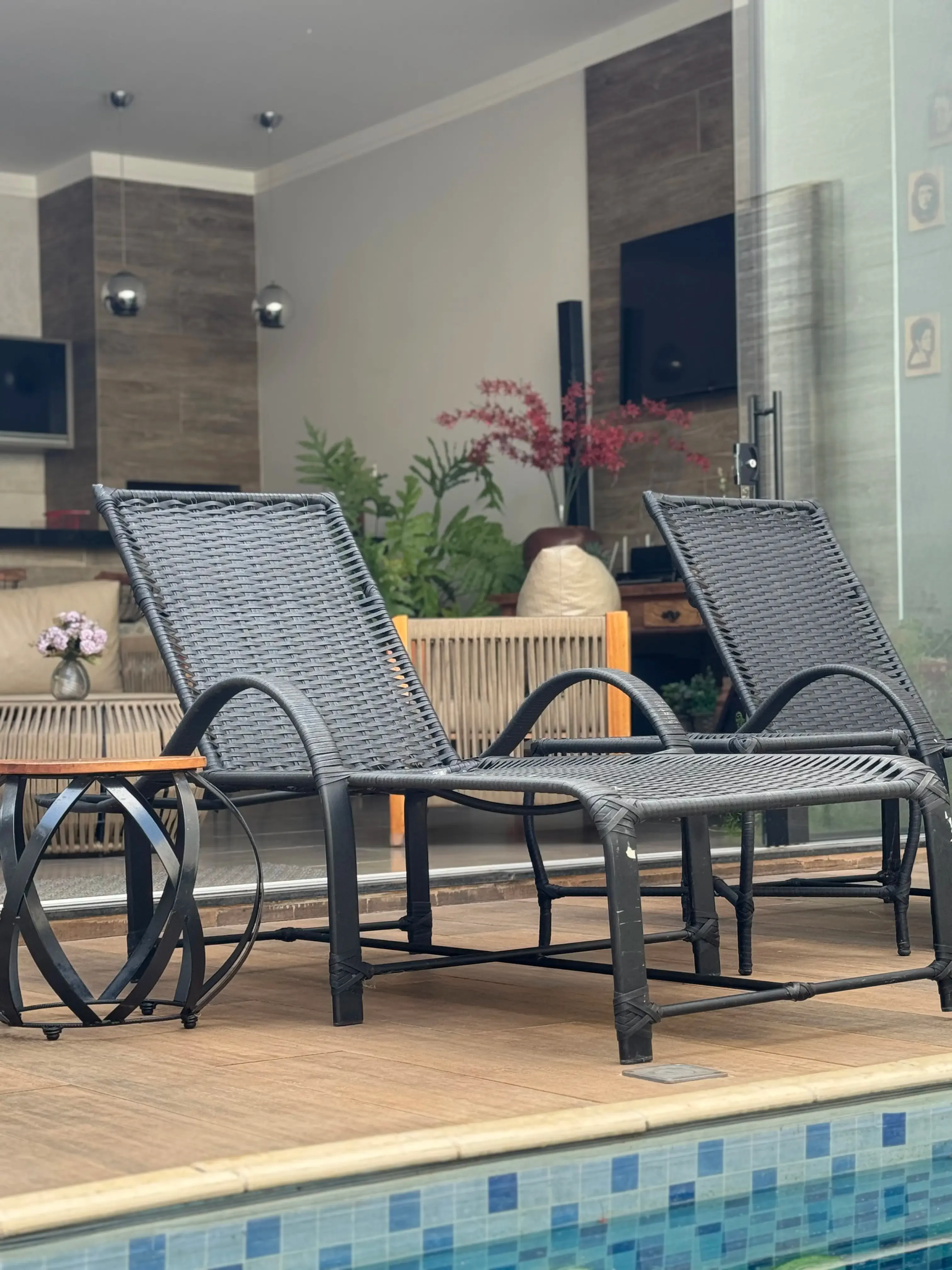 Varanda decorada com móveis de fibra sintética - Catanduva SP